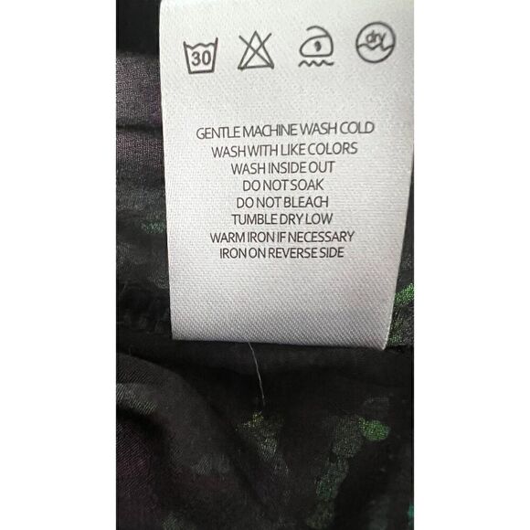 Beulah Ruffle Lace Crop Top with peals and rhinestone details - Picture 4 of 12